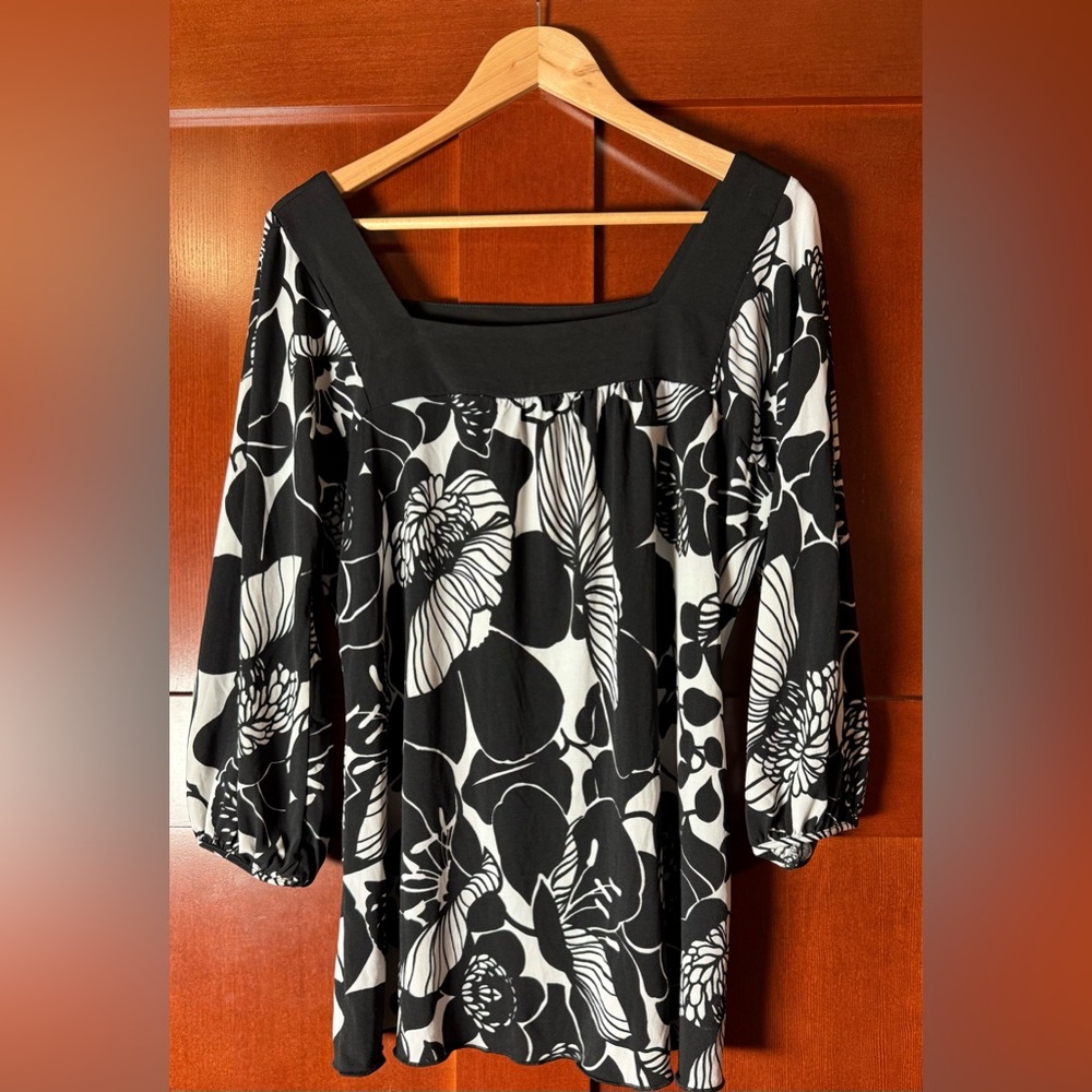 Cocomo Black and White Floral Blouse Size XL